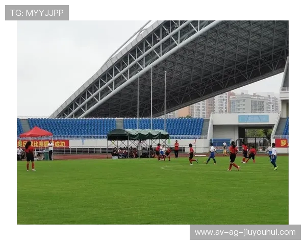 解读六运会足球运动员名单背后的时代风采与球队故事多重亮点全景